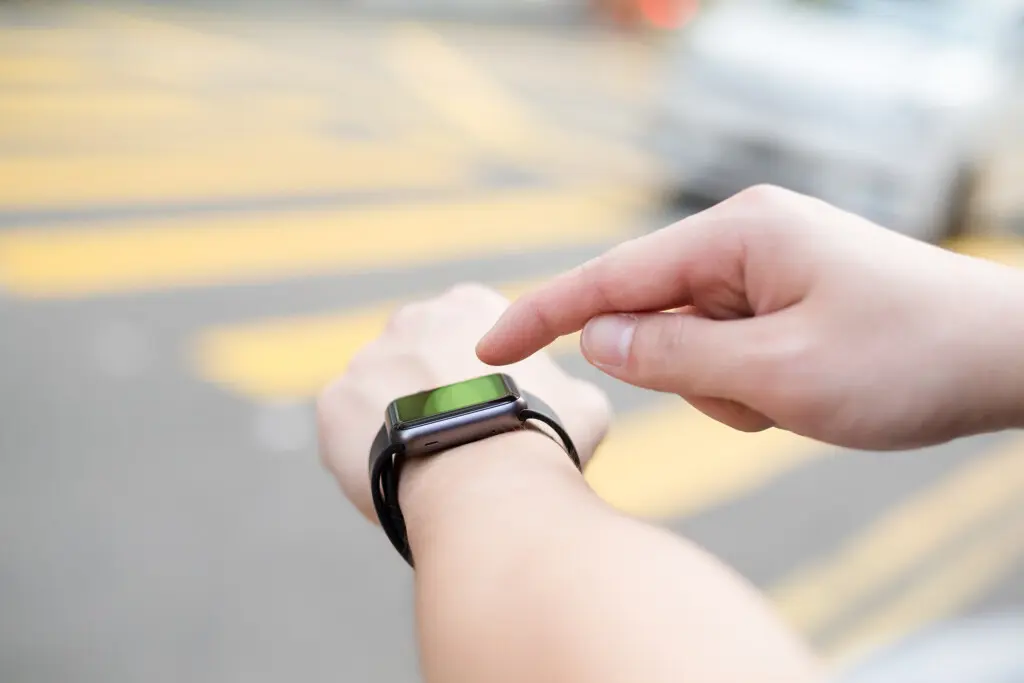 Using a smartwatch for addiction treatment